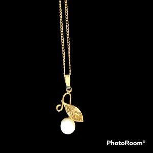 14k Pearl pendant and 14k chain